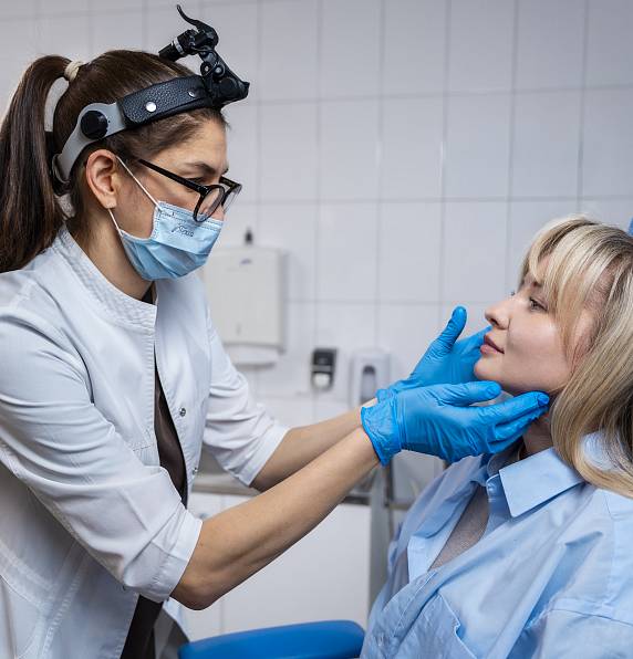 Первичный прием оториноларинголога со скидкой 30%